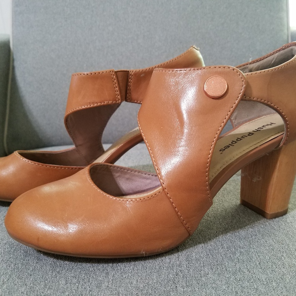 Hush Puppies tan leather heels